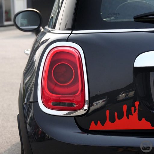 Vérző tuning matrica (2 db)