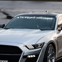 Egyedi szélvédő autómatricák – névre szóló dizájn